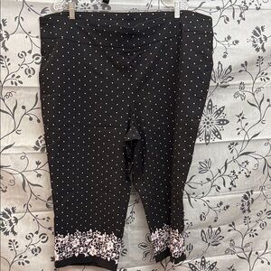 Avenue Black and White Polka Dot Women’s capris
